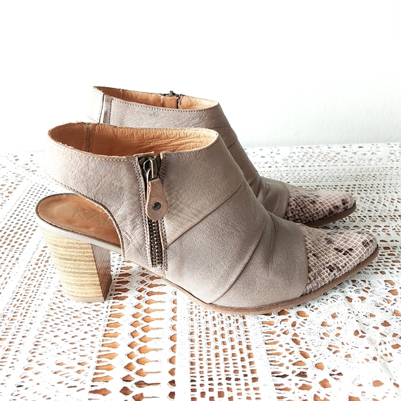 Karston Slingback Sandals Size 39 Leather Snake Print Zipper Two-tone Shoes - Picture 3 of 14